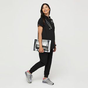 Figs maternity black scrub set